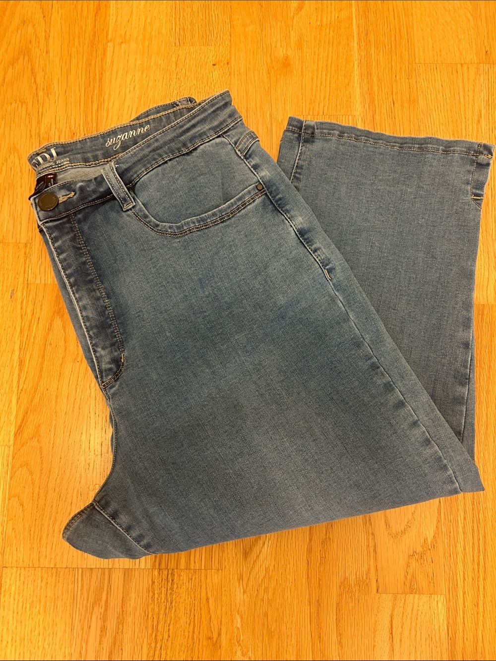 French Dressing - Suzanne Style Women's Ankle-Length Jeans in Light Blue
